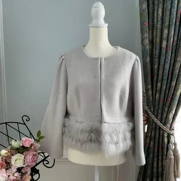 TO BE CHIC 케이프 코트 라이트 그레이 프리 사이즈