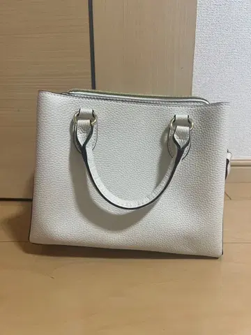 화이트 숄더백