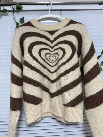 샤기 하트 니트