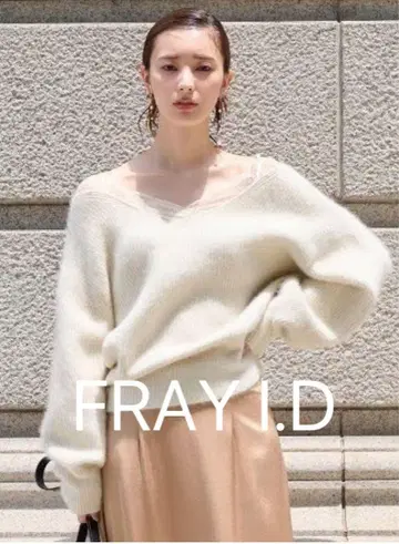 FRAY I.D 프레이 아이디 레이스 트리밍 라쿤 니트