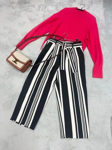 투모로우랜드 마카피 핑크 니트 & 보르지 스트라이프 팬츠 새상품급