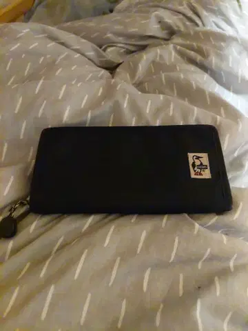 심플한 블랙 장지갑