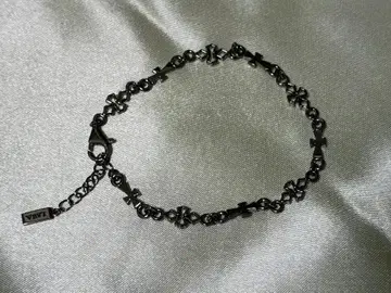 새상품 라라크리스티 템플 크로스 팔찌 다크 그레이 SV925