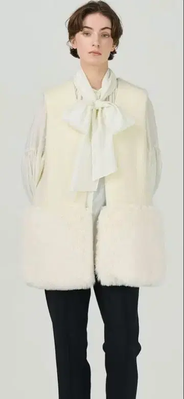 그레이스 콘티넨탈 모헤어 샤기 베스트 미사용 새상품 완판