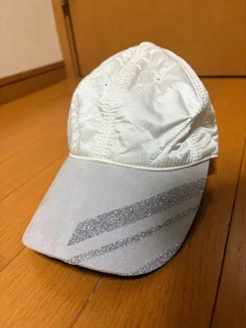 데상트 골프 퀼팅 캡