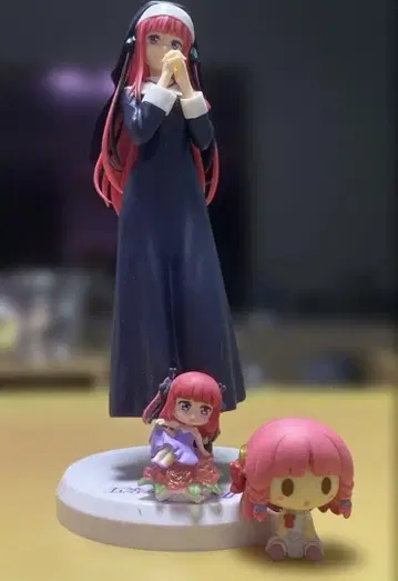 [ 5등분의 신부 ] 나카노 니노 3점 피규어 세트 [ 미사용 새상품 ]