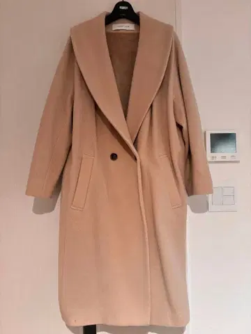 베이지 오버 사이즈 숄카라 코트