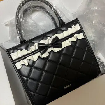 pium 프론트 프릴 퀼팅 2way 토트 블랙