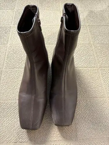 브라운 가죽 부티