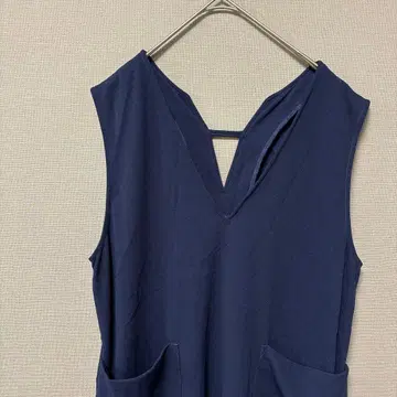 오버롤 스커트(S) 네이비 무지 V넥 양사이드 포켓 롱 기장