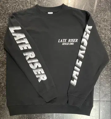 레이트 라이저(LATE RISER) 블랙 컬러 트레이닝복