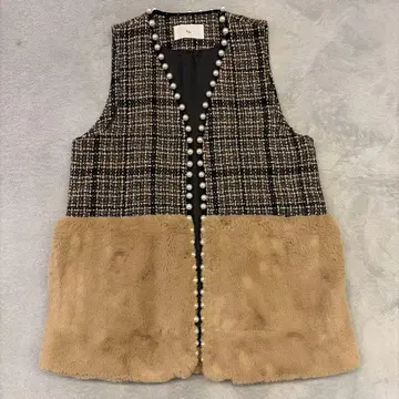 [ 새상품급 ] Vin 트위드 펄 장식 퍼 베스트
