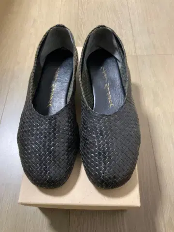 요건 레일 메쉬 플랫슈즈 23.5cm