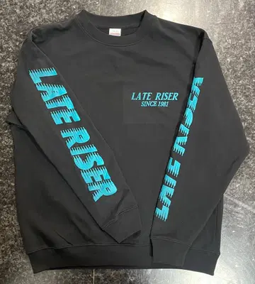 레이트 라이저(LATE RISER) 블랙 컬러 트레이닝복