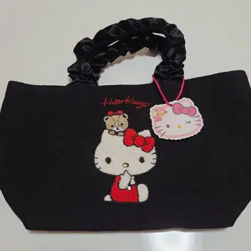 산리오 사가 프릴 토트백