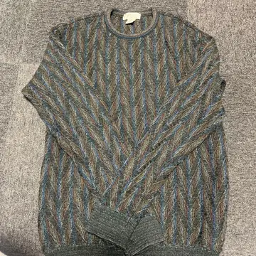 다색 니트 스웨터