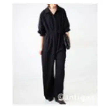 블랙 벨트 포함 점프수트 스탠드 칼라로도 변형 가능합니다.