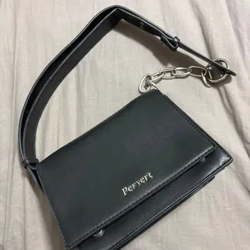 Pervert 블랙 숄더백
