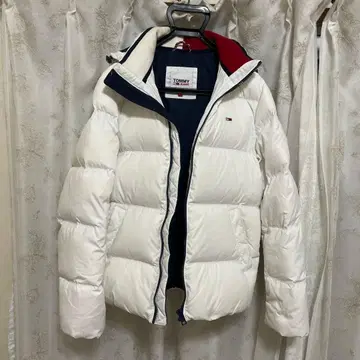 TOMMY HILFIGER 화이트 다운 자켓
