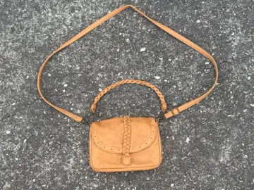 베이지 뜨개질 핸들 숄더백