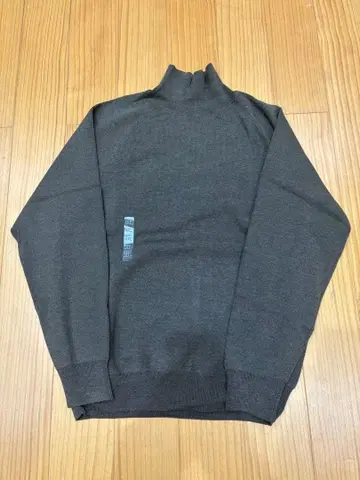 2025 UNIQLO U 하이넥 스웨터 XXL 올리브