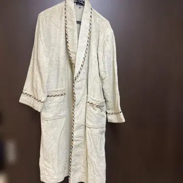 새상품 DAKRj 타월 원단 크림색 롱 가운