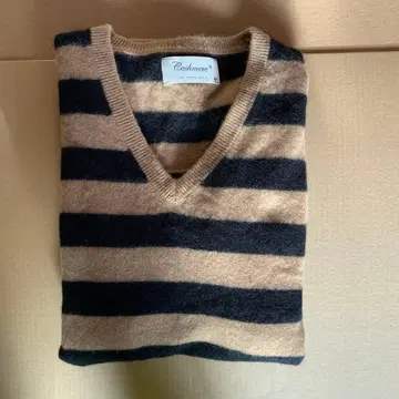 [ 새상품급 ] SLY 캐시미어 V넥 스웨터 베이지 스트라이프