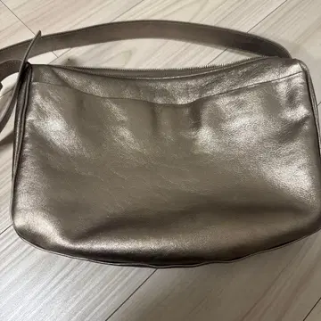 스와로 바닥 숄더백 골드