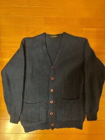 울 100% 다크 블루 가디건