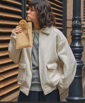 MONO MART 보아 카라 부착 페이크 무스탕 플라이트 자켓