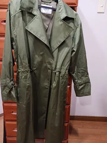 올리브 그린 롱 코트