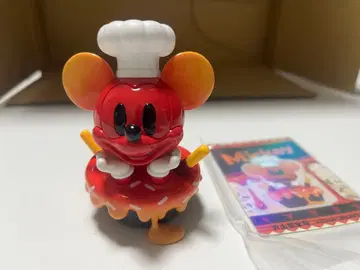 POPMART 미키마우스 Volcanocakemickey