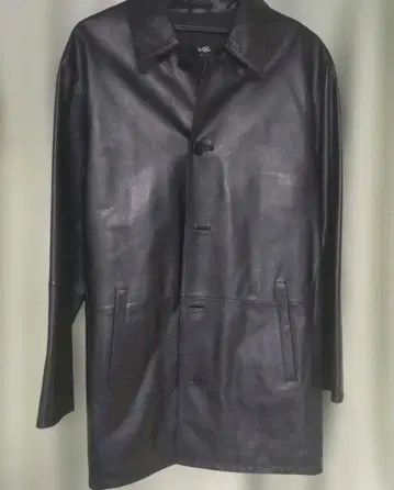 에디 바우어 블랙 소가죽 코트