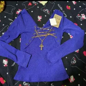 보라색 V넥 긴팔 니트