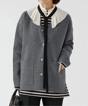 [ 새상품 택 포함 ] 이에나 도트 버튼 V넥 가디건