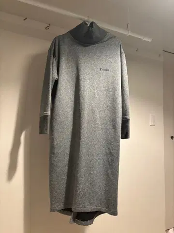 그라미치 그레이 하이넥 긴팔 원피스