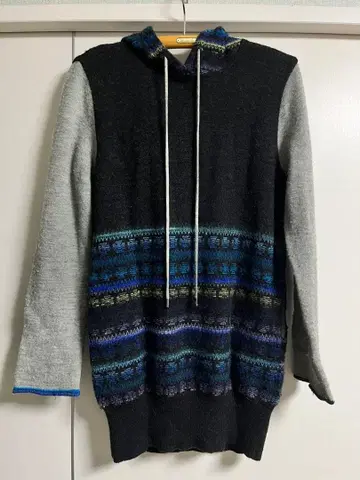 FACTOTUM/심볼 보더 니트 후드