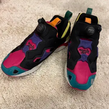 엑스걸과 펌프 퓨리의 콜라보 스니커즈 25cm