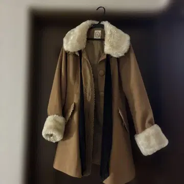 Ank Rouge 베이지 플리스 롱 코트