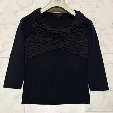 투 비 시크 니트 상의 프릴 티어드 비즈 신축 블랙 M