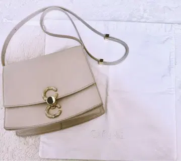 CAFUNE 카프네 펜듈럼 백