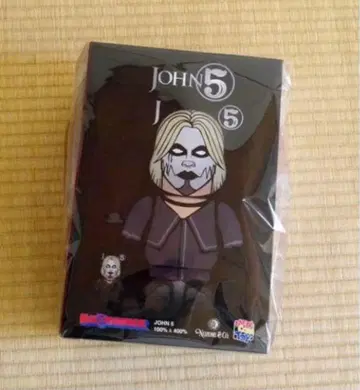 미개봉 새상품 JOHN 5 Bearbrick 100% & 400% 피규어