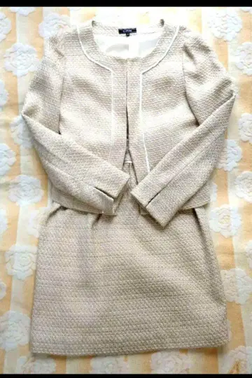 베이지 트위드풍 스커트 수트 HusHush 포멀 세트