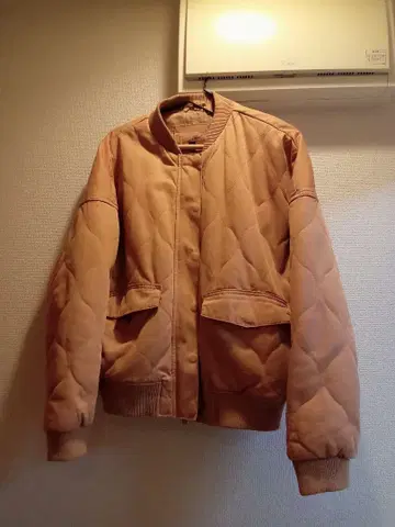 유니버설 스레드 퀼팅 봄버 자켓