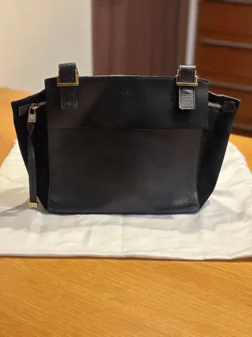FURLA 블랙 가죽 스웨이드 숄더백