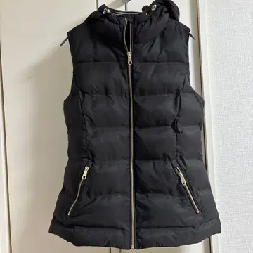 블랙 다운 베스트 후드 부착