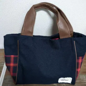 네이비 체크 무늬 토트백 여성용