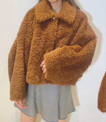 SNIDEL 브라운 보아 자켓 카라 부착