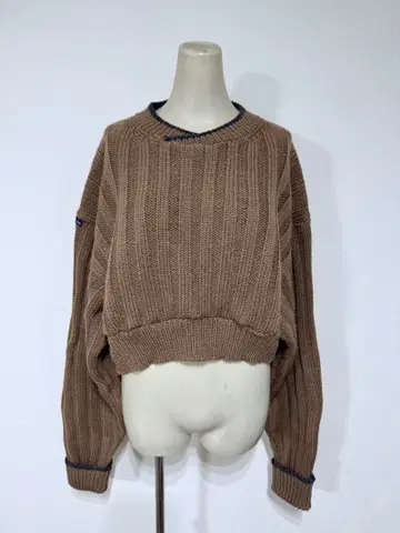 브라운 리브 편직 니트 크롭 기장