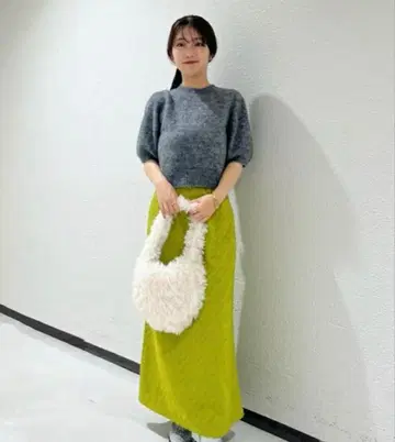 LILY BROWN 알파카 퍼프 니트탑